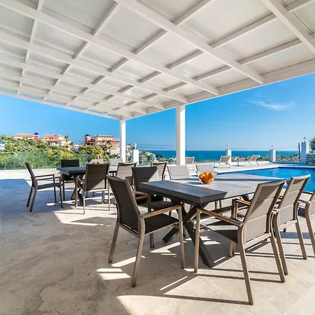 Renovated With Sea-views And Pool *