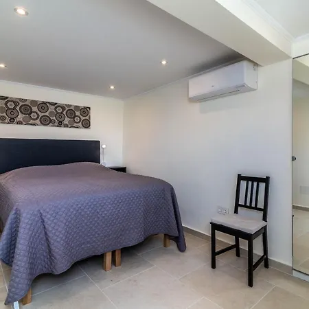 וילה Renovated With Sea-views And Pool פואנגירולה