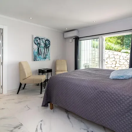 Renovated With Sea-views And Pool וילה פואנגירולה