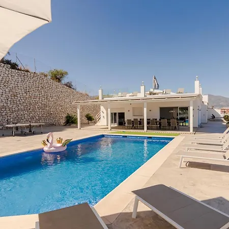 וילה Renovated With Sea-views And Pool *
